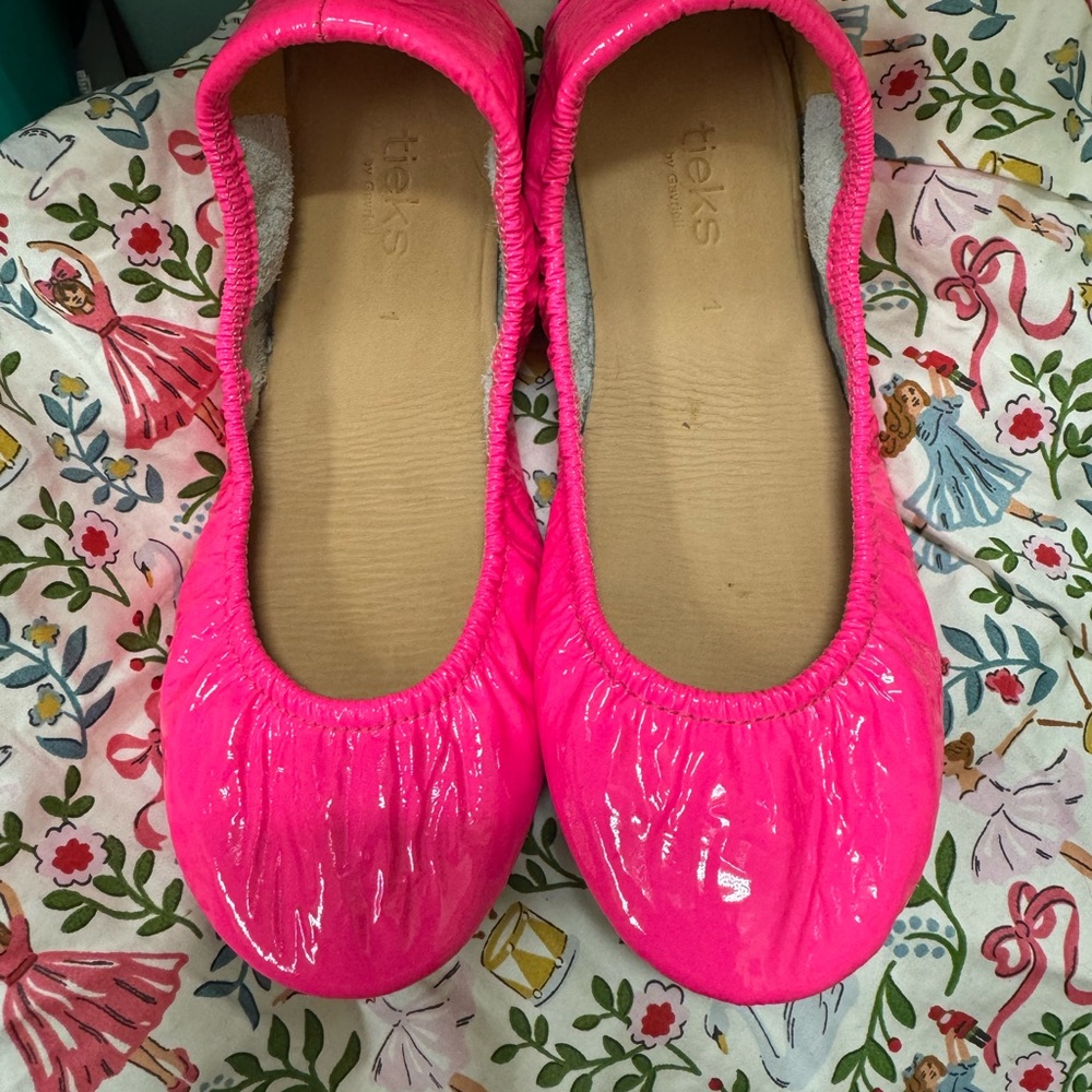 Little miss tieks in pop pink